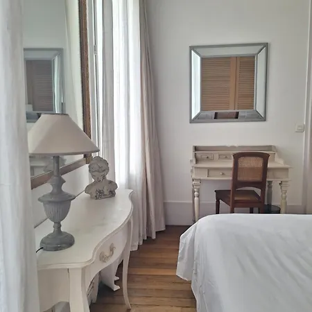 Appartement Plein Centre Et Lumineux *